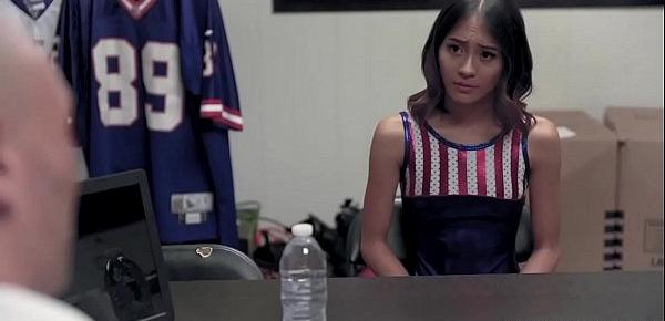  Tiny Asian cheerleader Jasmine Grey will do everything just to pass the auditions and showed her fucking skills with her trainer Brad Newman.